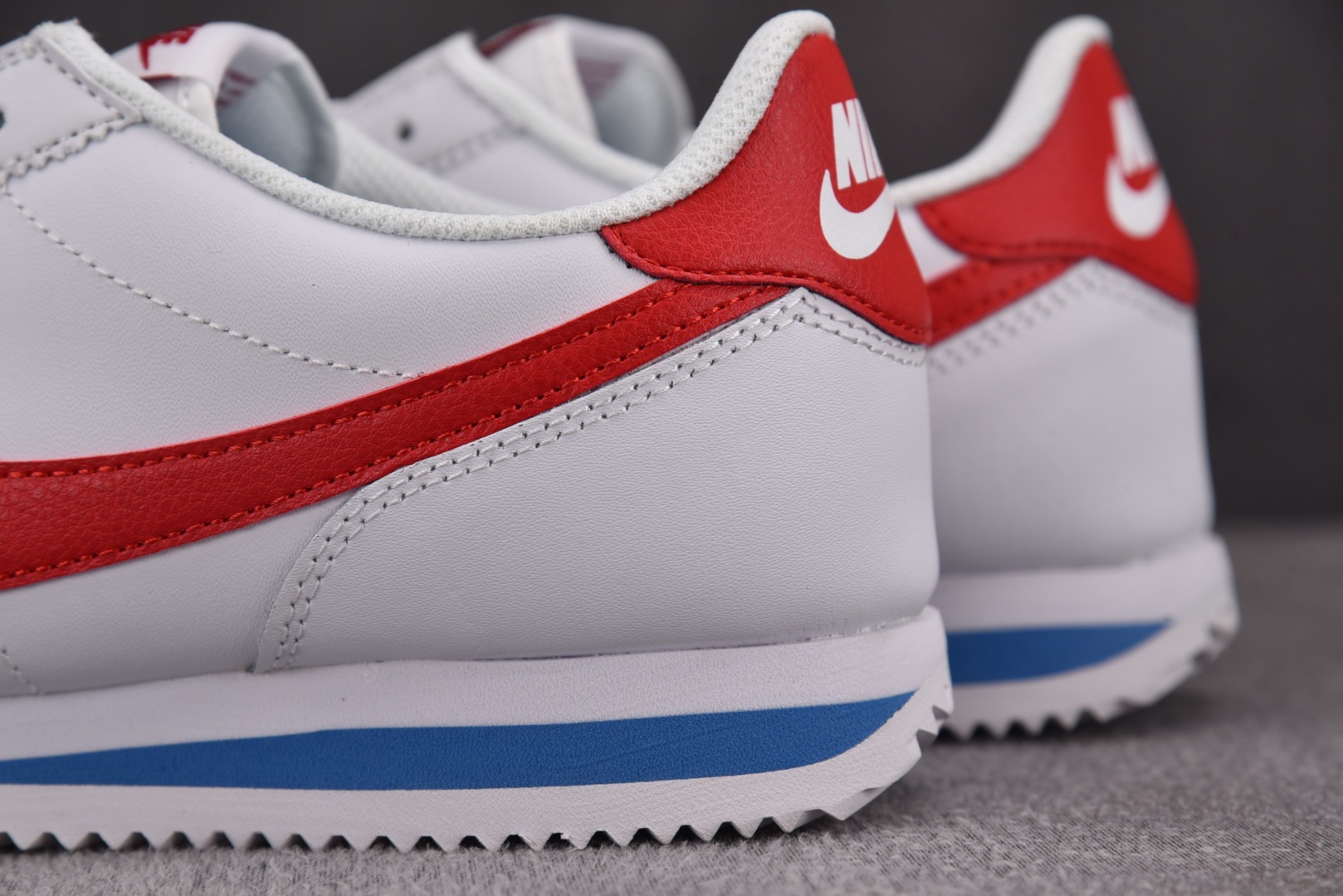  NK Cortez Forrest Gump 白红 DM4044-108 尺码：36 36.5 37.