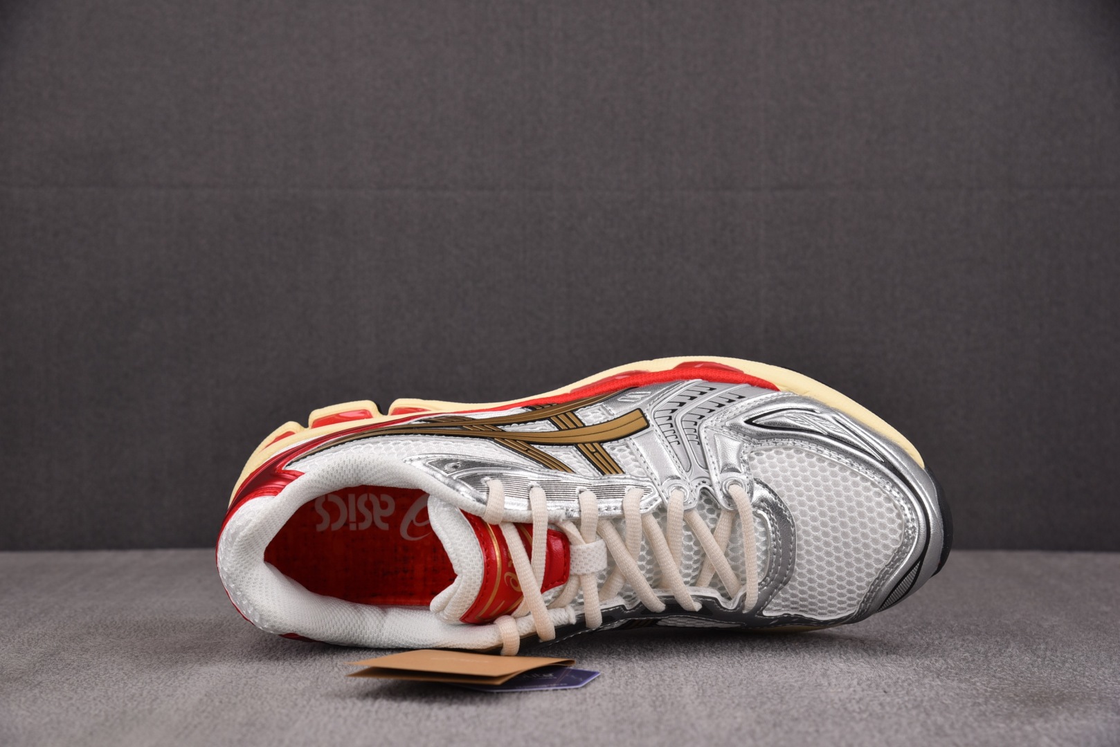  ASICS Gel-Kayano 14 Sneaker Politics Just Say No 银红