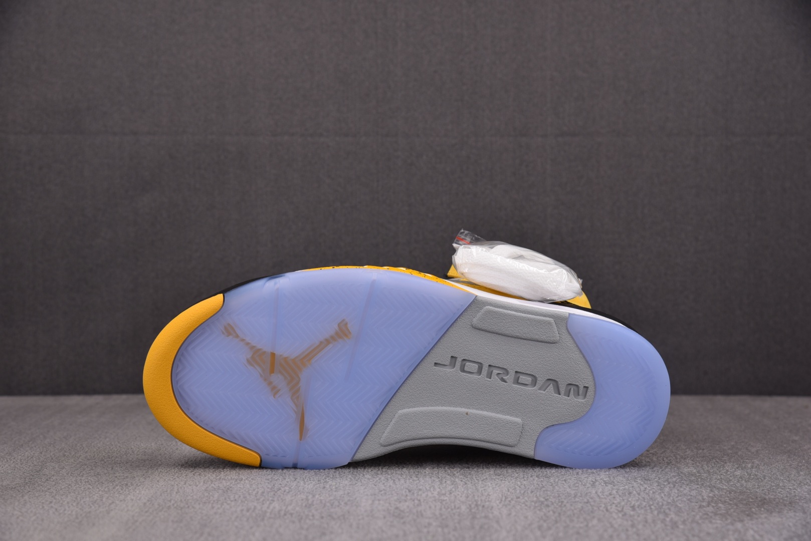  Air Jordan 5 Retro Tokyo T23 黄色 IO3372-700 尺寸 36.5 