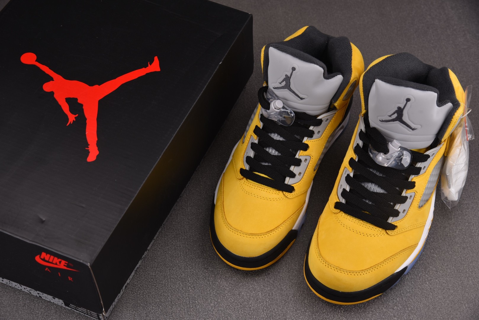  Air Jordan 5 Retro Tokyo T23 黄色 IO3372-700 尺寸 36.5 