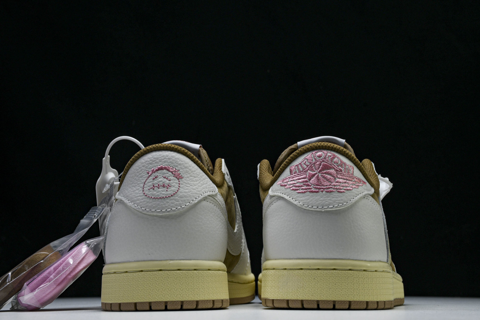  Travis Scott x Air Jordan 1 Low OG AJ1 乔1倒勾低帮 DM786