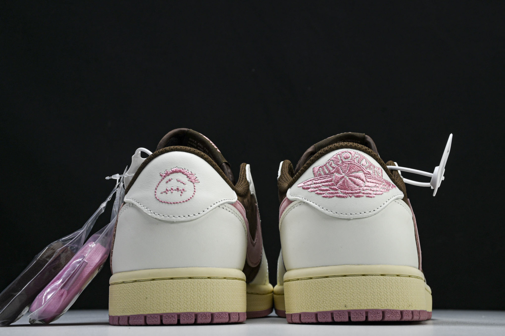  Travis Scott x Air Jordan 1 Low OG AJ1 乔1倒勾低帮 DZ413
