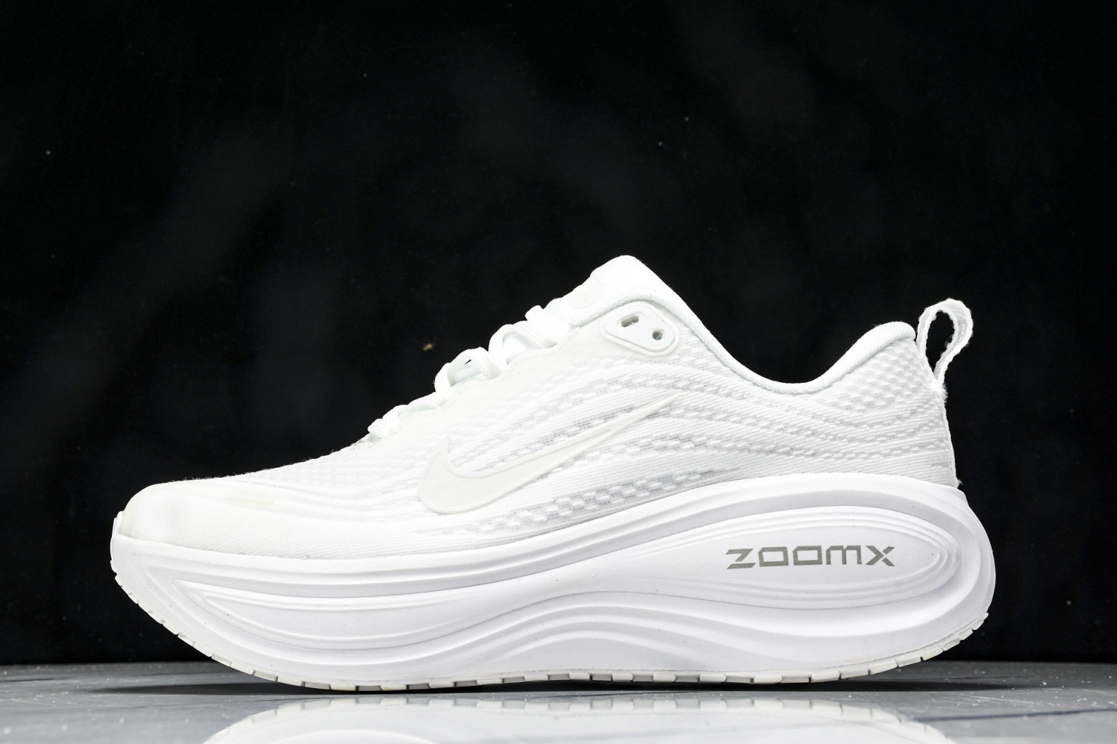 NK Vomero 18 ZoomX PLUS 佛莫罗18代 PLUS 运动跑步鞋  HM6805 1