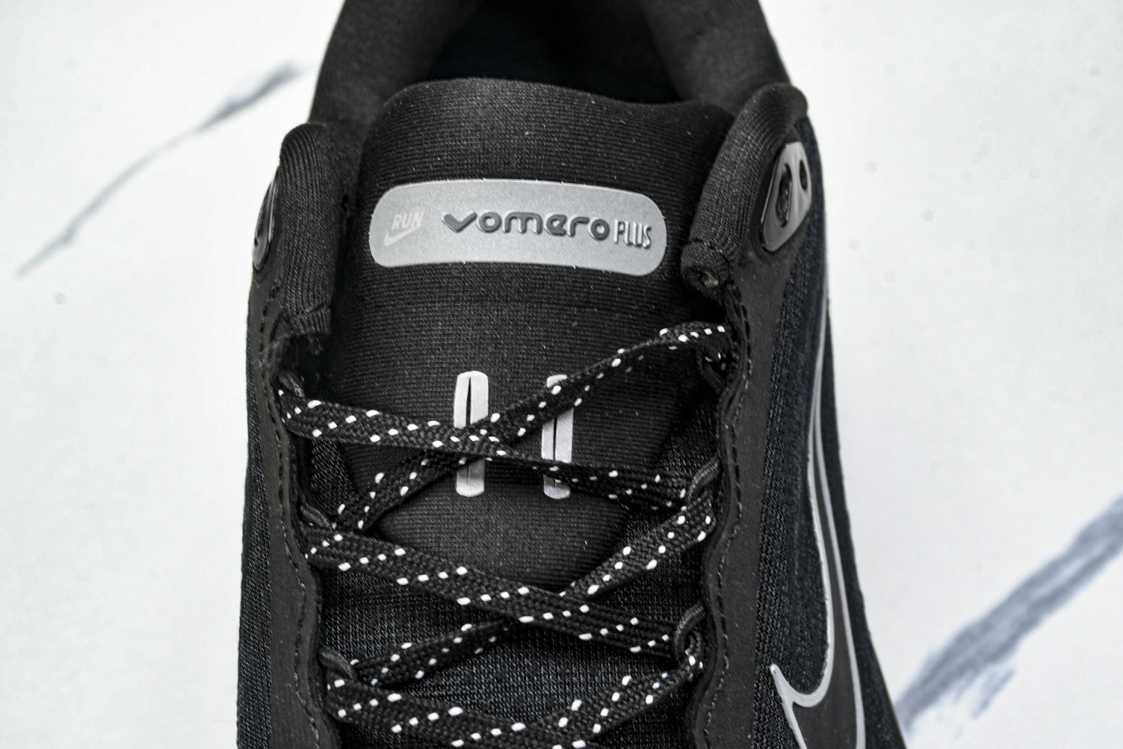  NK Vomero 18 ZoomX PLUS 佛莫罗18代 PLUS 运动跑步鞋-3 HM6805 