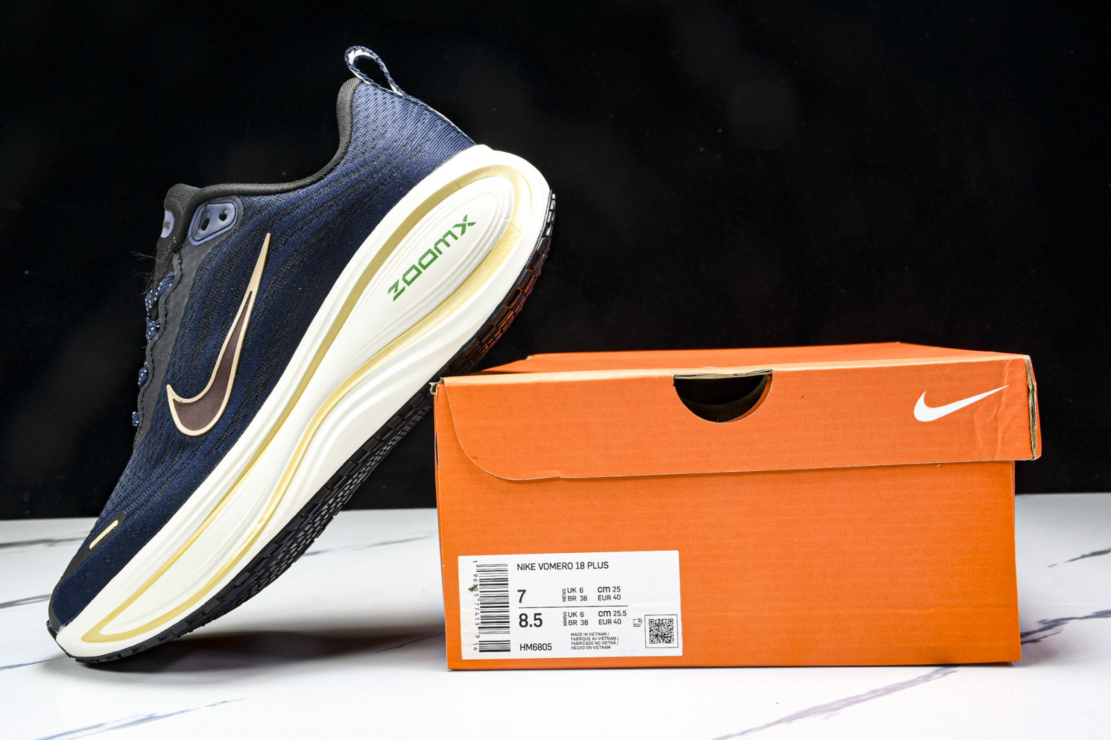  NK Vomero 18 ZoomX PLUS 佛莫罗18代 PLUS 运动跑步鞋-5 HM6805 