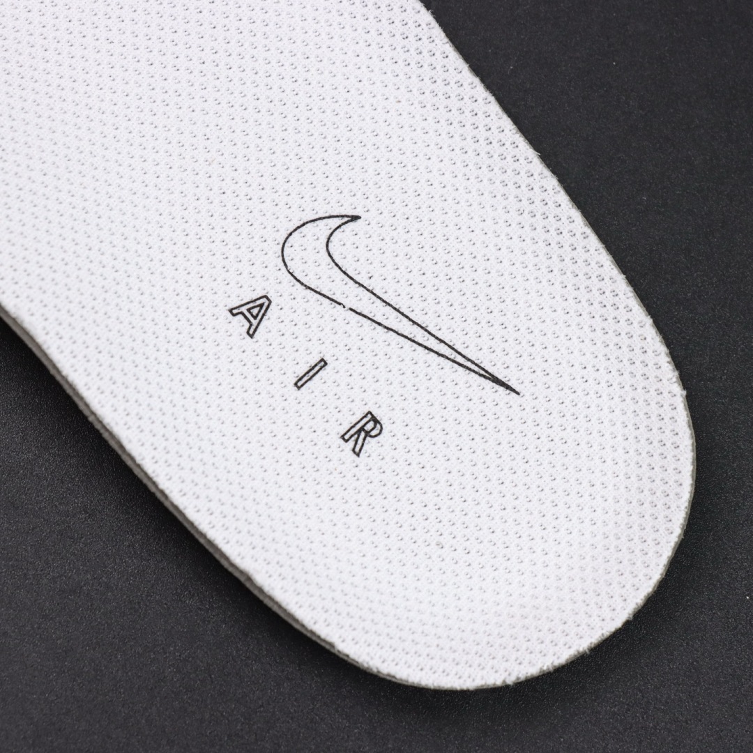 
Nike Air Foamposite One “Triple White” 白色 FQ4303 40