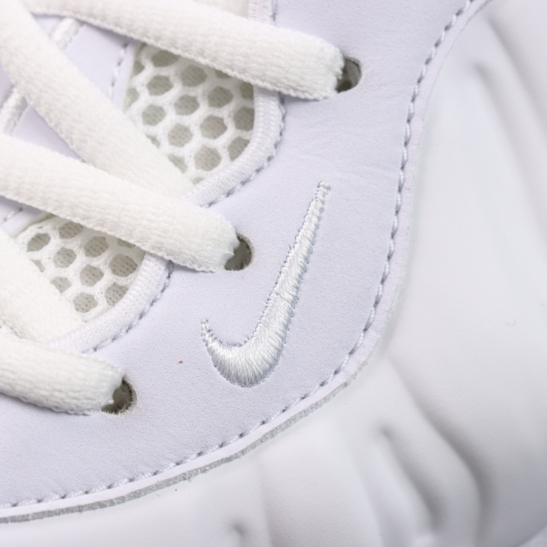 
Nike Air Foamposite One “Triple White” 白色 FQ4303 40