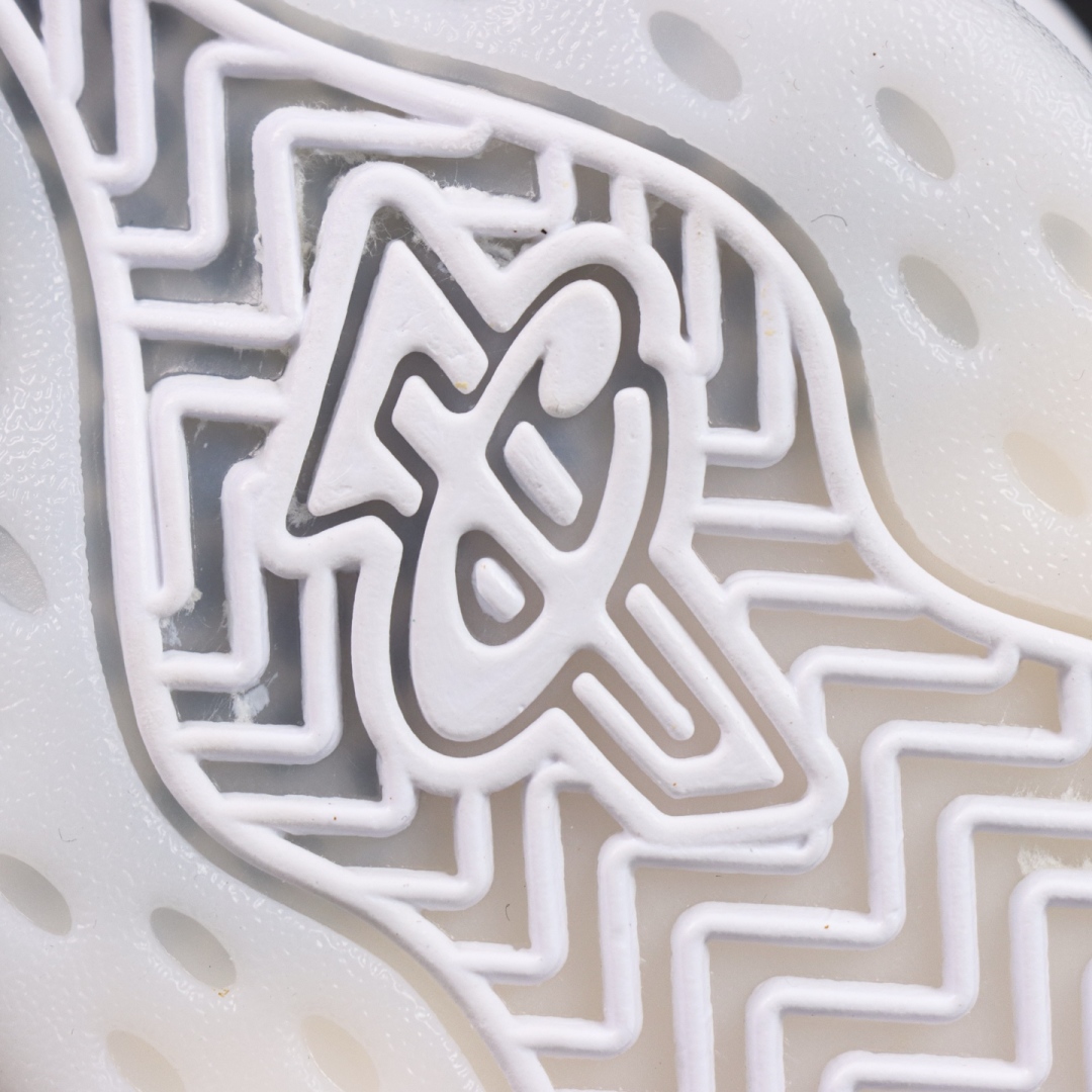 
Nike Air Foamposite One “Triple White” 白色 FQ4303 40