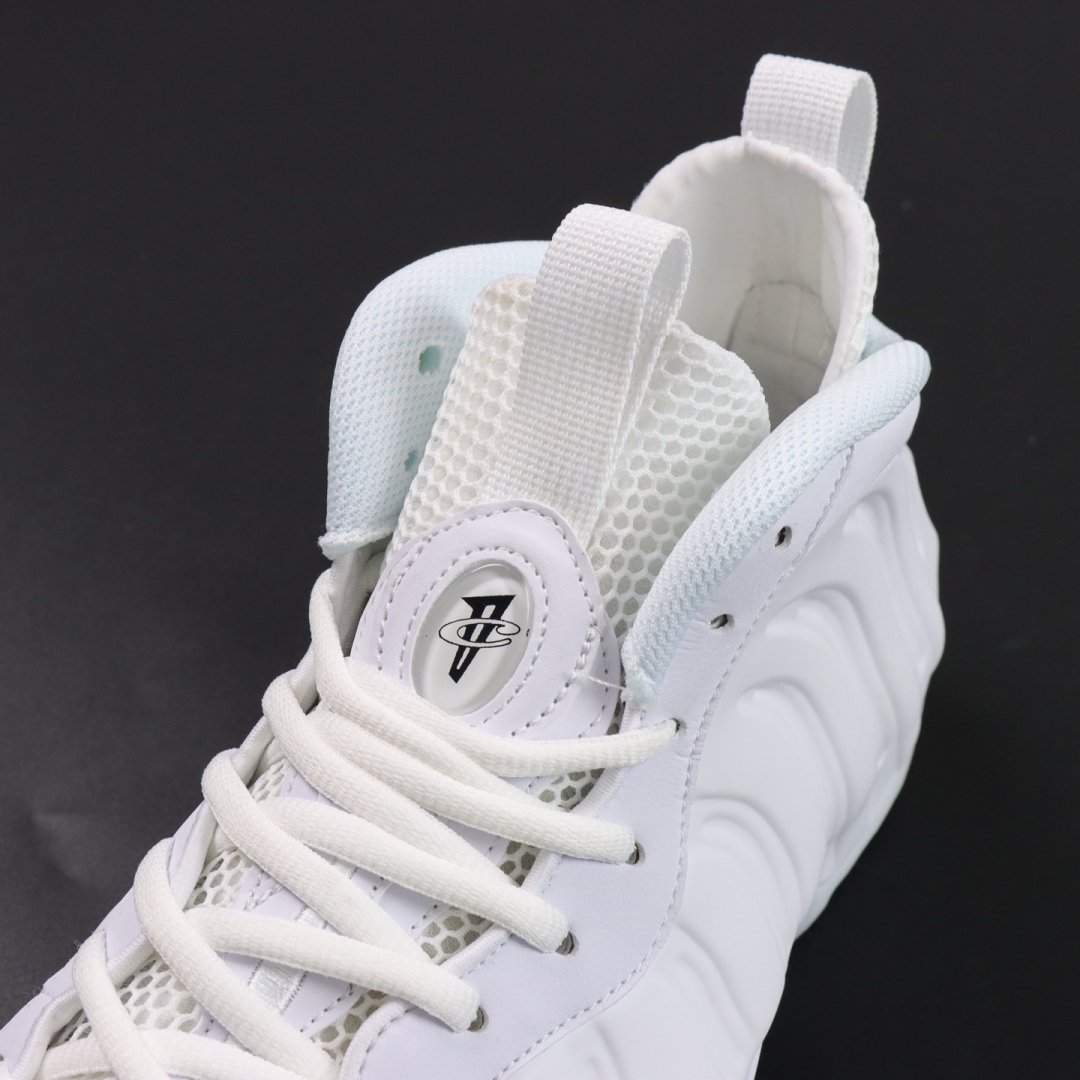 
Nike Air Foamposite One “Triple White” 白色 FQ4303 40