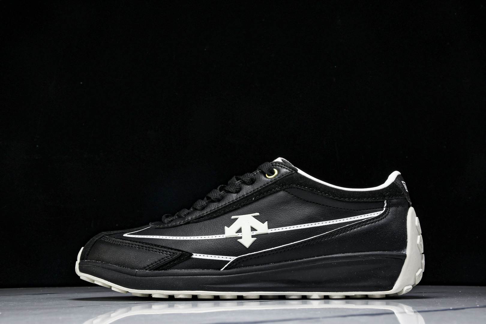  迪桑特DESCENTE Sport Style系列 CHRON RACER复古风运动休闲鞋 SLCR7