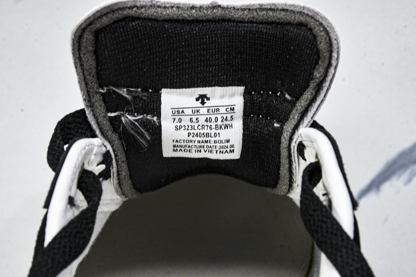  迪桑特DESCENTE Sport Style系列 CHRON RACER复古风运动休闲鞋 SLCR7