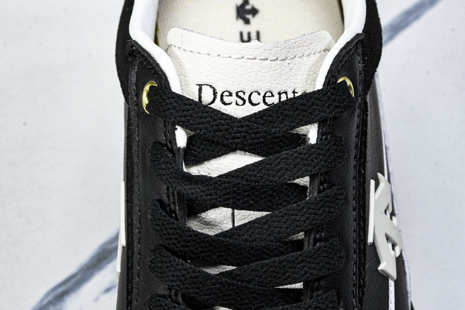  迪桑特DESCENTE Sport Style系列 CHRON RACER复古风运动休闲鞋 SLCR7