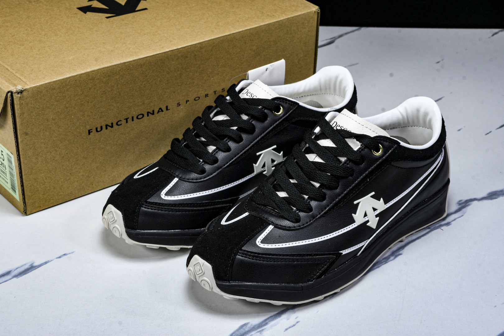  迪桑特DESCENTE Sport Style系列 CHRON RACER复古风运动休闲鞋 SLCR7