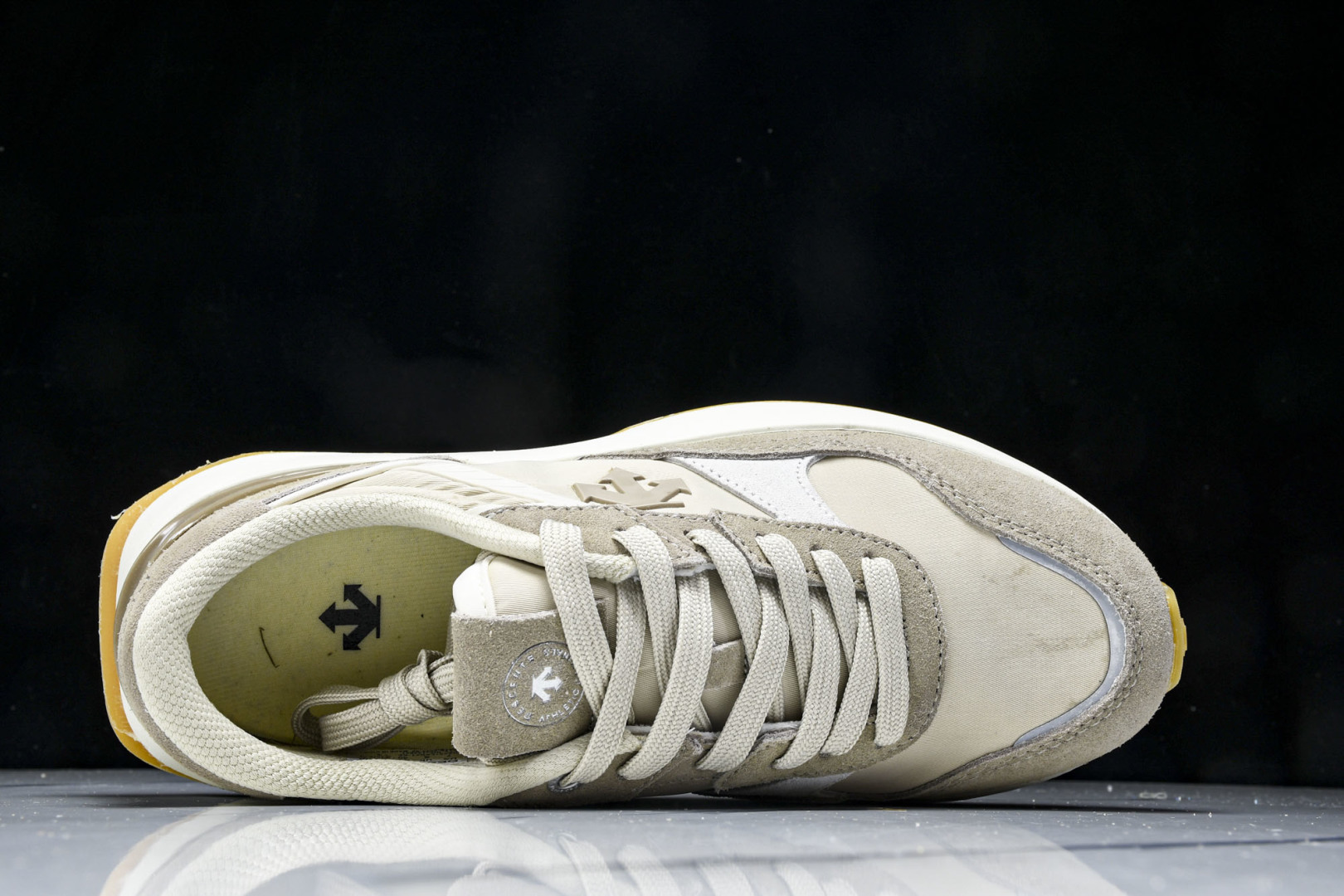 (纯原)迪桑特 DUALIS DESCENTE 系列 冬季新品 复古跑鞋 情侣款 D4431LSN21 