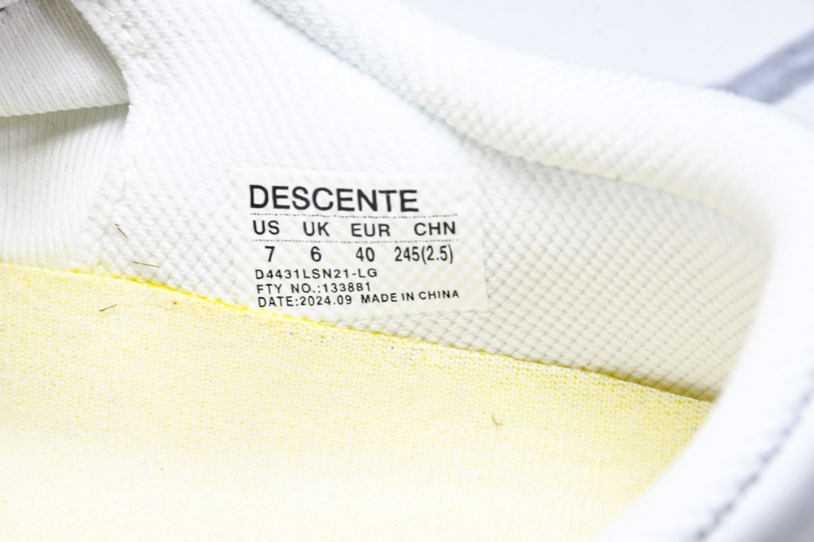 (纯原)迪桑特 DUALIS DESCENTE 系列 冬季新品 复古跑鞋 情侣款 D4431LSN21_