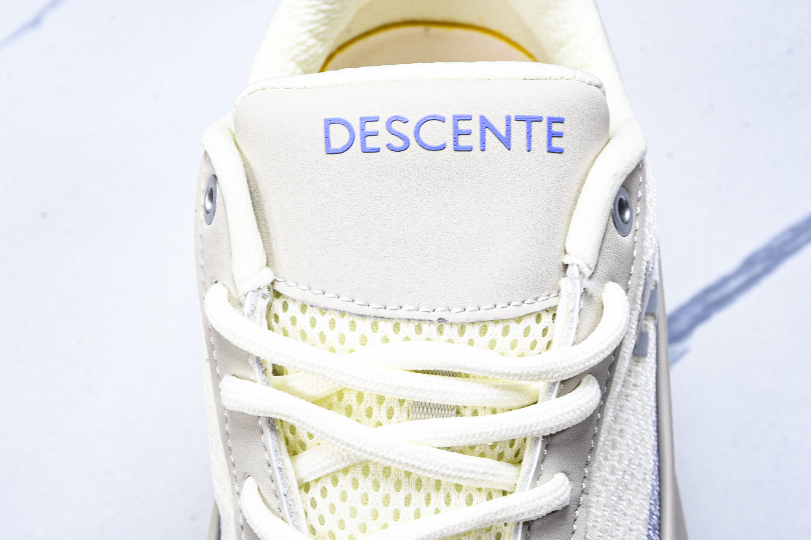  迪桑特·DESCENTE Dualis AP 逍客AP系列低帮厚底越野徒步户外休闲运动鞋  D4332