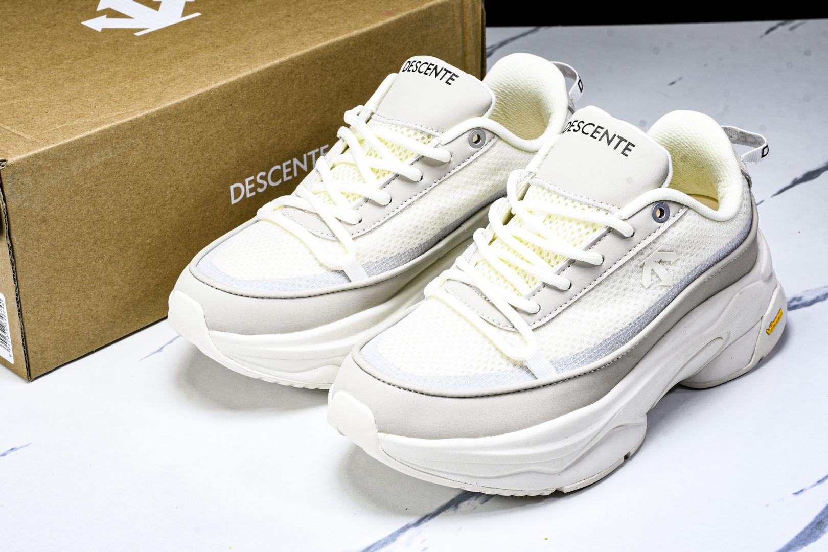  迪桑特·DESCENTE Dualis AP 逍客AP系列低帮厚底越野徒步户外休闲运动鞋  D4431