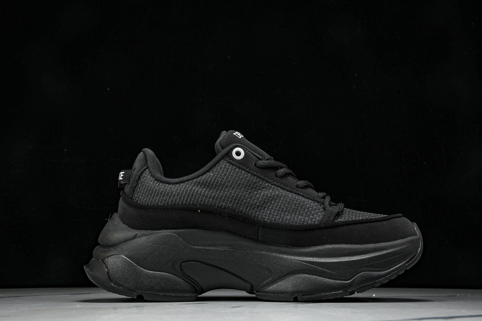  迪桑特·DESCENTE Dualis AP 逍客AP系列低帮厚底越野徒步户外休闲运动鞋 D4332L