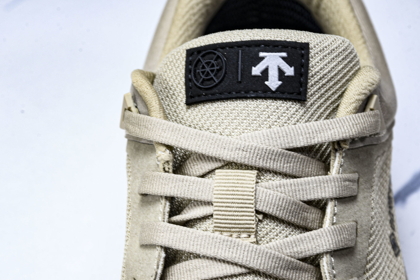  迪桑特·DESCENTE Boa Lavitate II GTX 甜美生活2代系列低帮越野徒步户外休闲