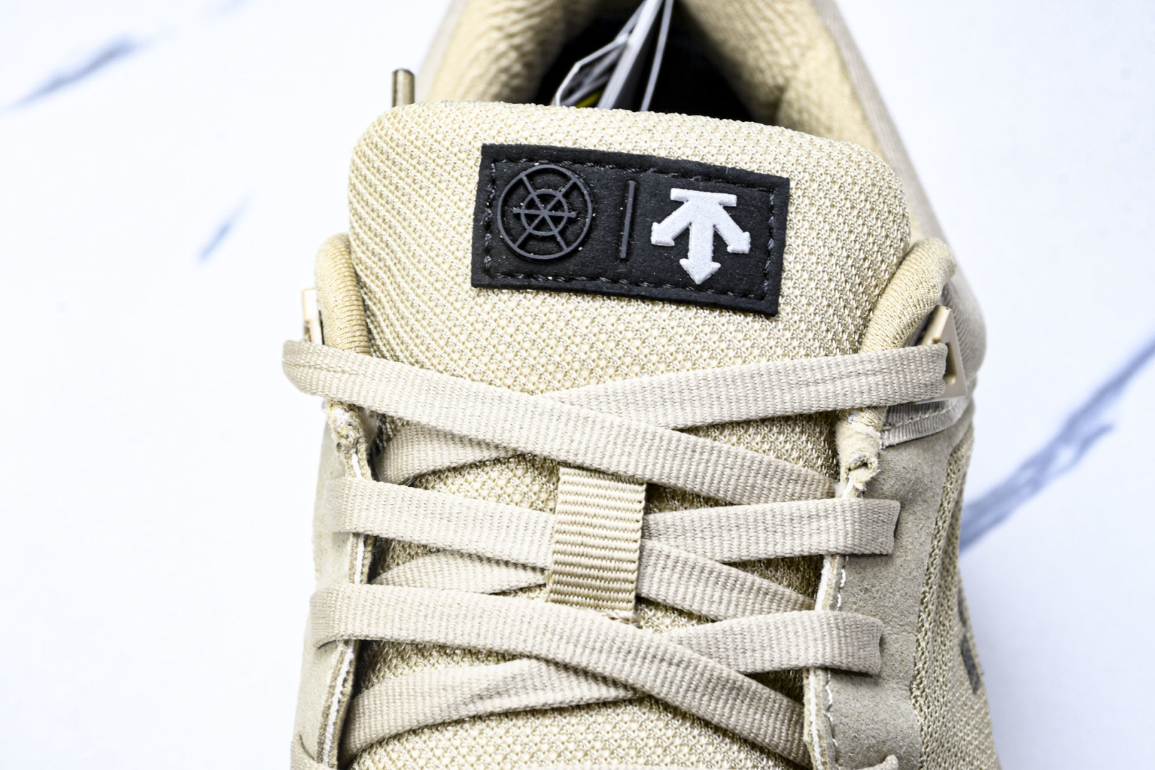  迪桑特·DESCENTE Boa Lavitate II GTX 甜美生活2代系列低帮越野徒步户外休闲