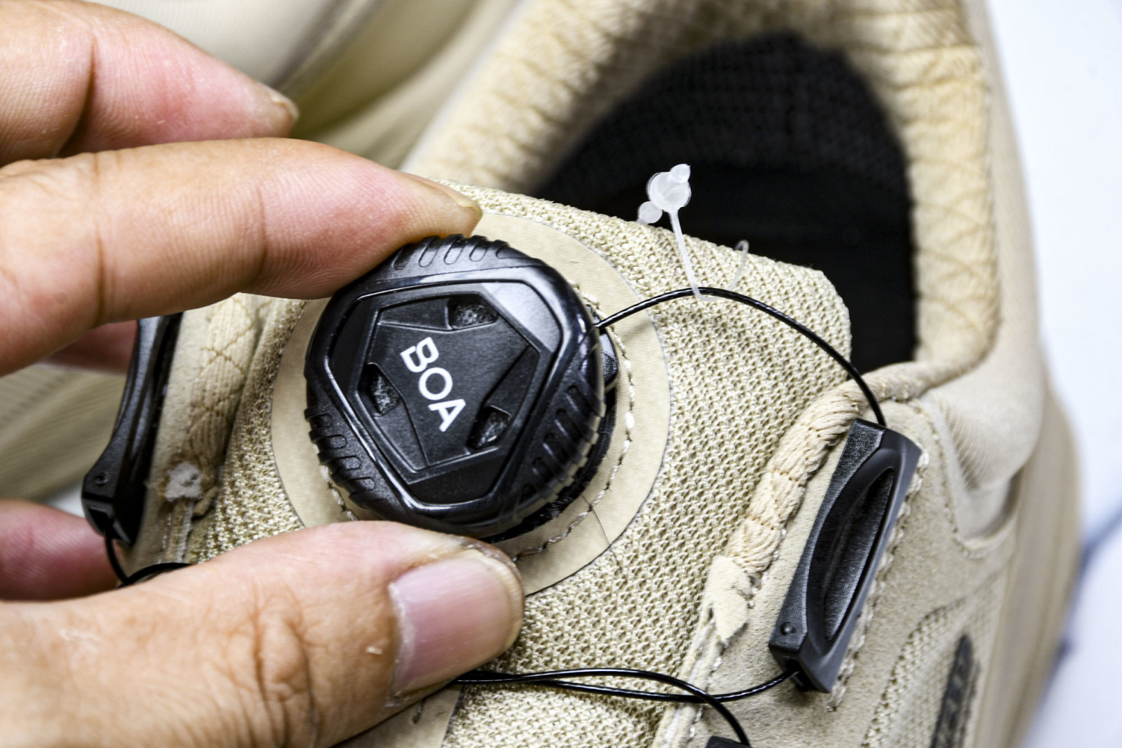 迪桑特·DESCENTE Training Low 训练系列户外休闲运动鞋 纽扣 大网黑白 Y5233