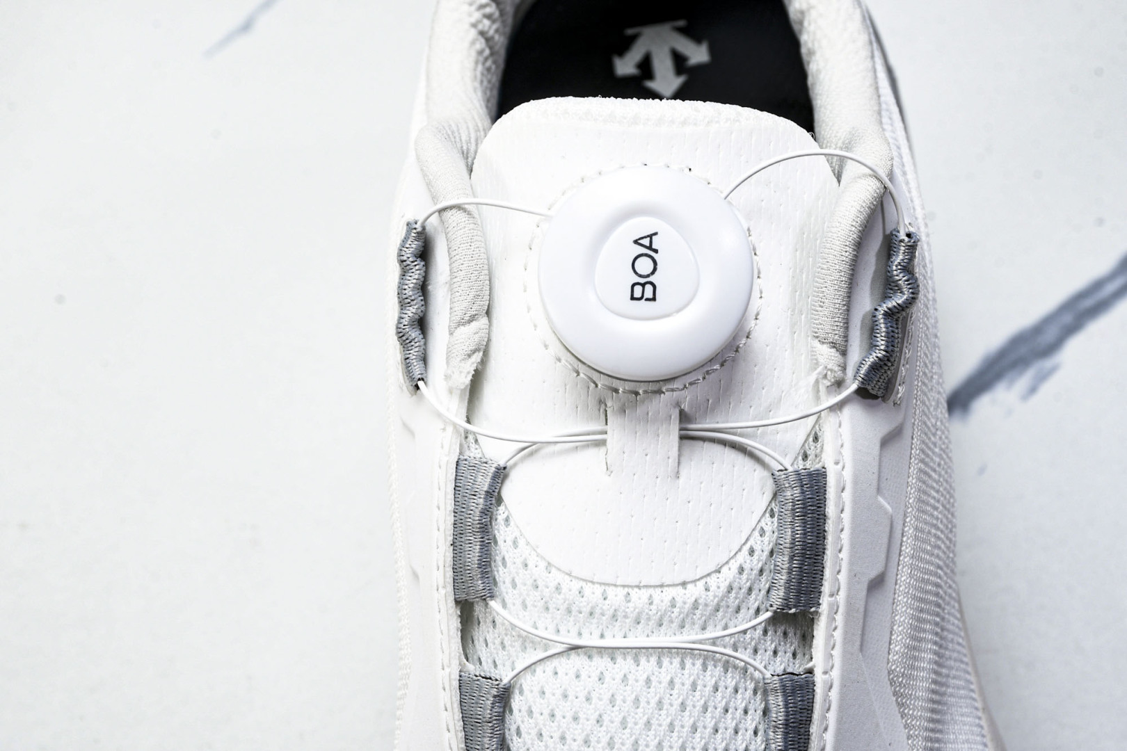 迪桑特·DESCENTE Boa Lavitate II GTX 甜美生活2代系列低帮越野徒步户外休闲