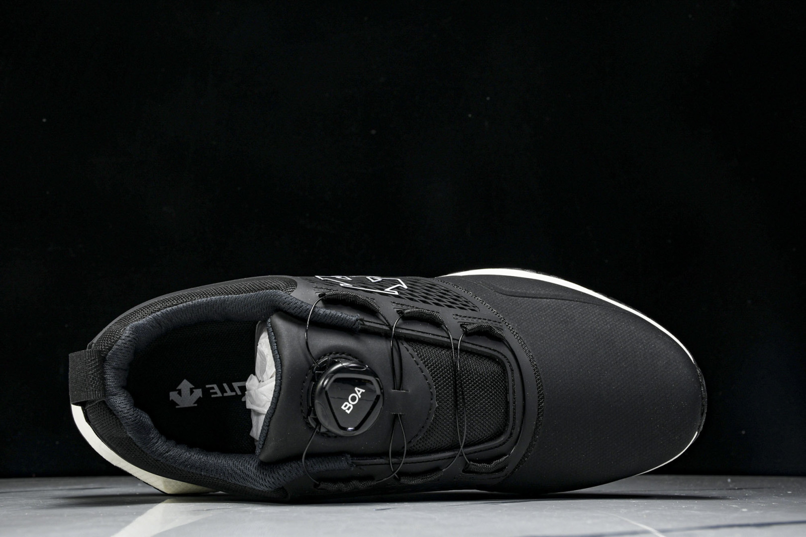  迪桑特·DESCENTE Training Low 训练系列户外休闲运动鞋 纽扣 大网黑白 D3131