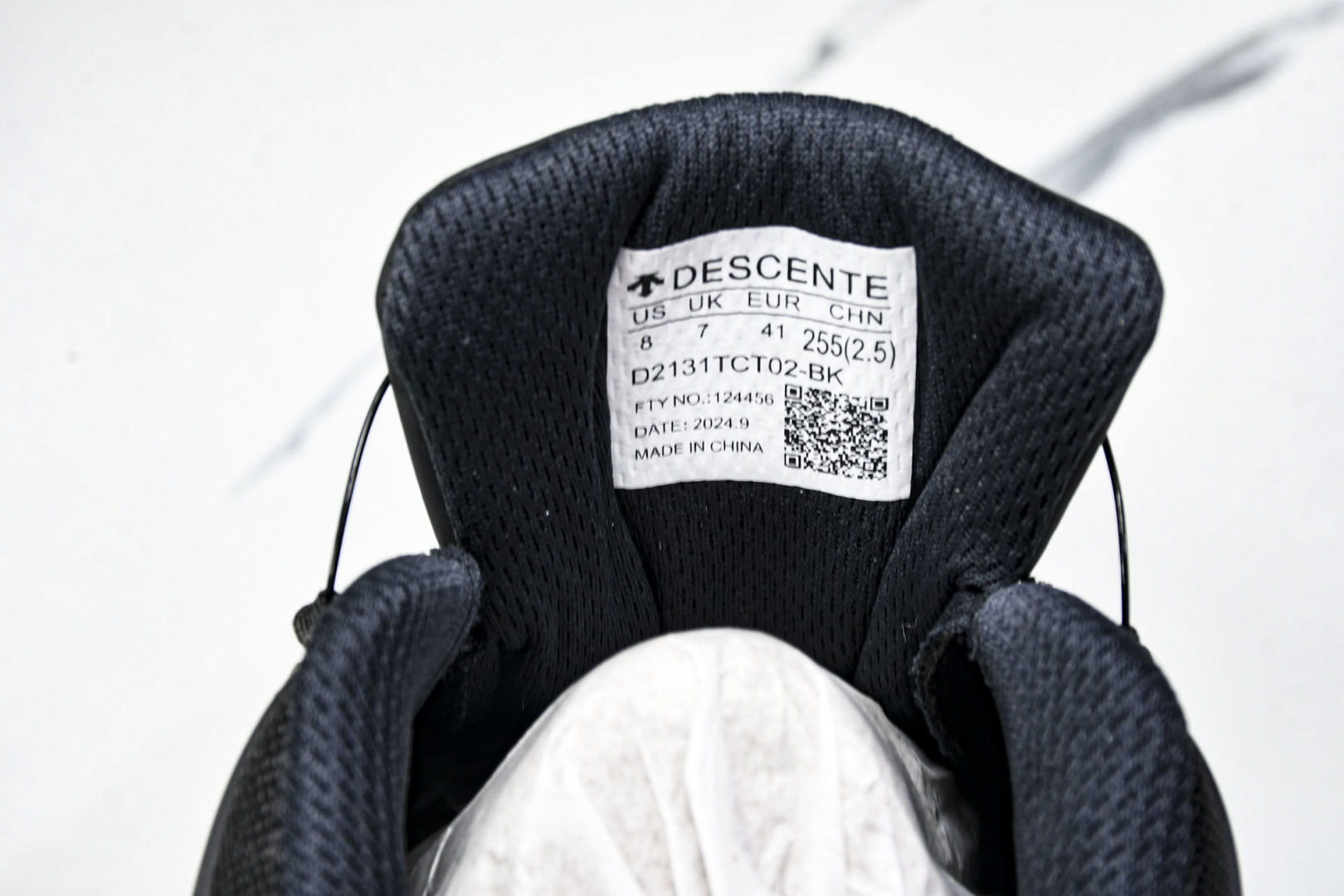  迪桑特·DESCENTE Training Low 训练系列户外休闲运动鞋 纽扣 大网黑白 D3131