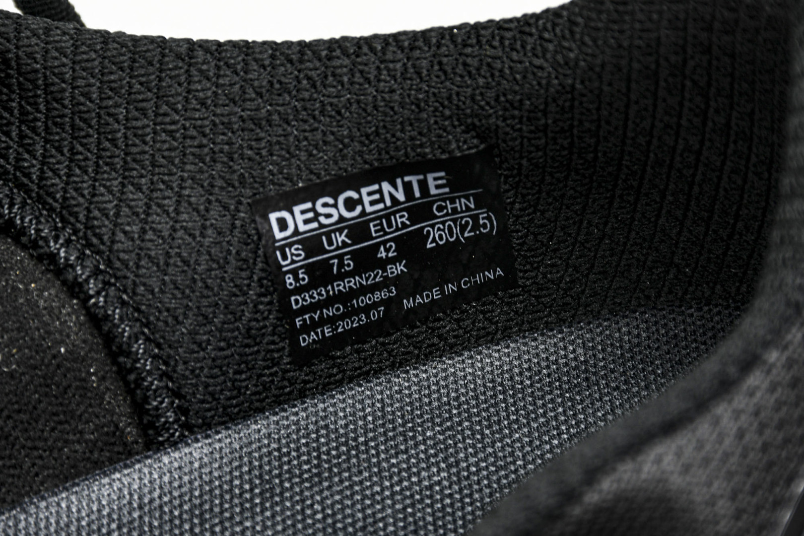  迪桑特DESCENTE RUNNING系列 舒适百搭减震透气回弹低帮运动跑步鞋 D4331RRN32 