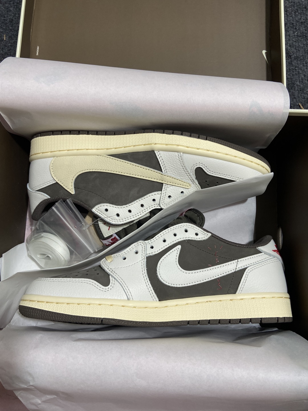 AJ1 Low 白棕倒钩 鞋码：36-47.5

纯原版出品-Travis Scott x Air Jo