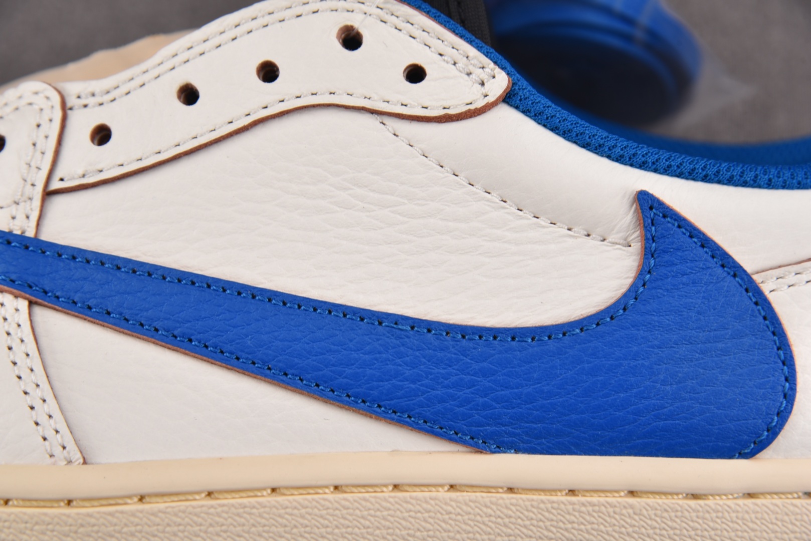 AJ Low 尺码36-47.5

纯原版出品-Fragment Design x Travis Sco
