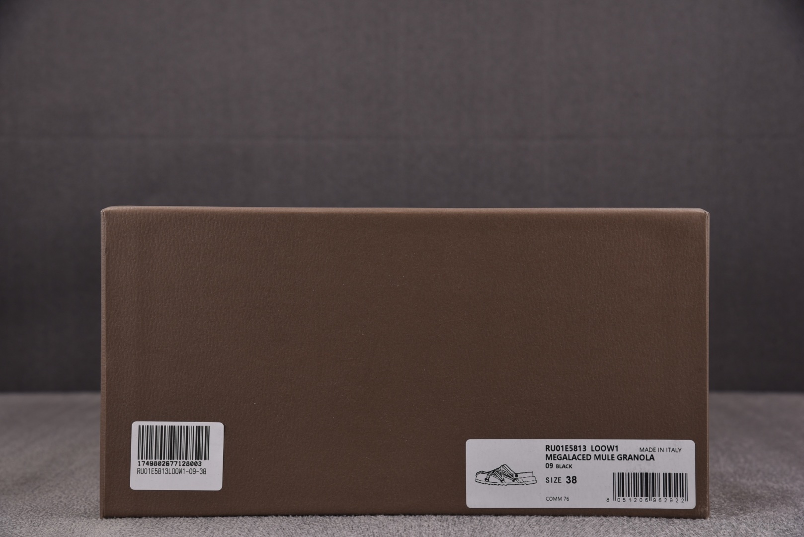 瑞克·欧文斯

纯原版出品-RICK OWENSRO Megalace 黑色 YZ021
Size 36