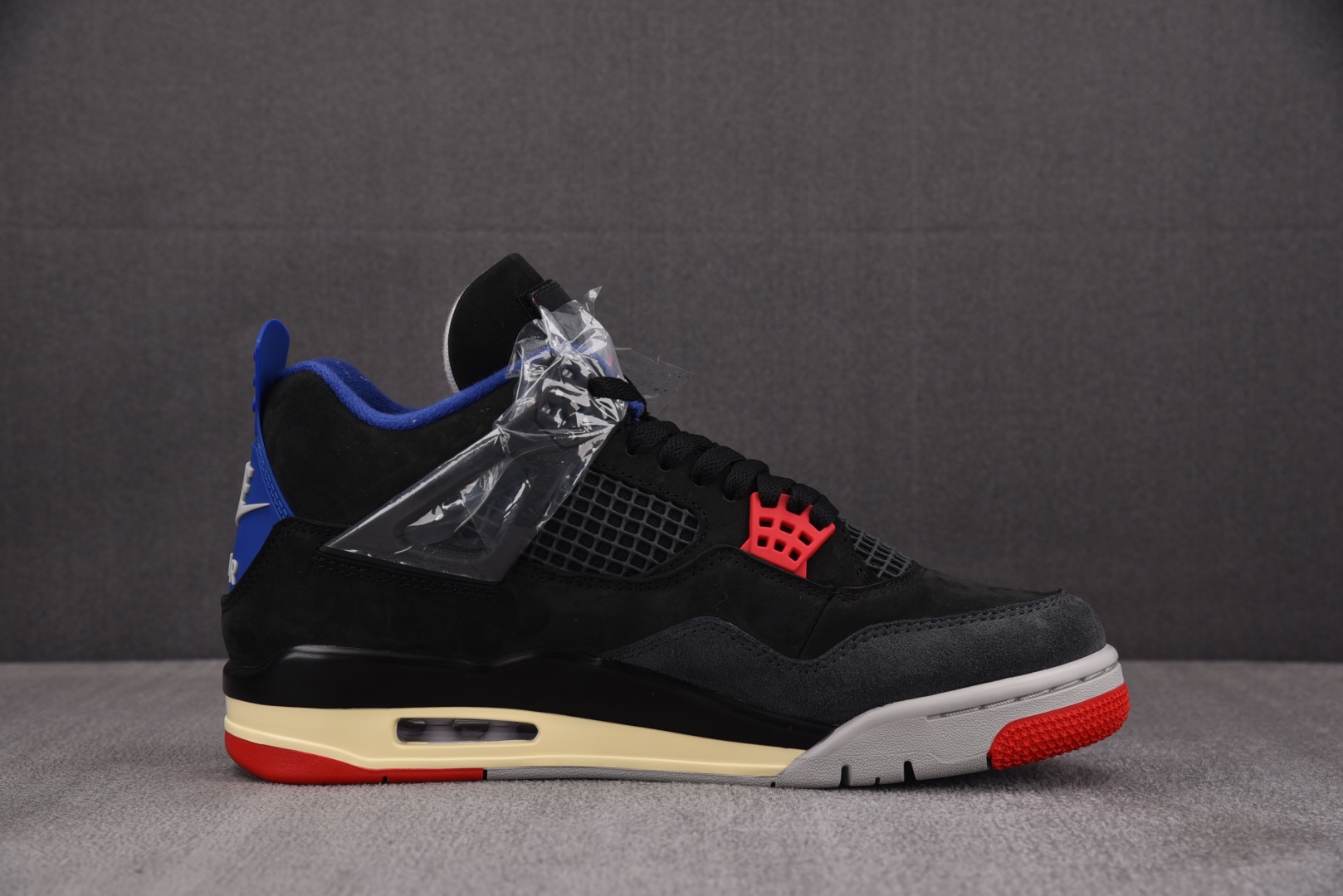 AJ4黑蓝 尺码36-47.5

纯原版出品-Air Jordan 4 Retro Rare Air 稀