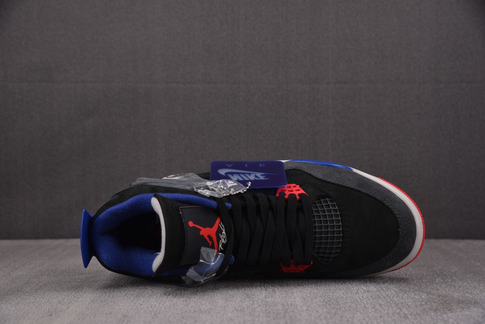 AJ4黑蓝 尺码36-47.5

纯原版出品-Air Jordan 4 Retro Rare Air 稀
