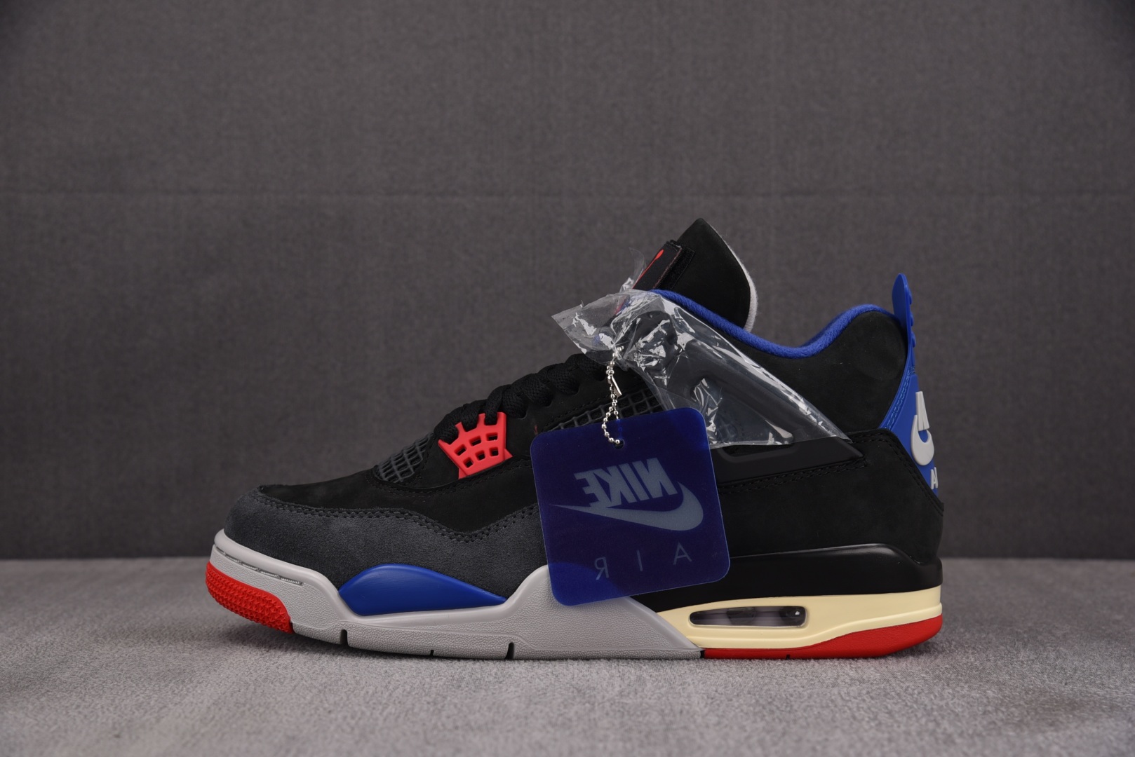 AJ4黑蓝 尺码36-47.5

纯原版出品-Air Jordan 4 Retro Rare Air 稀