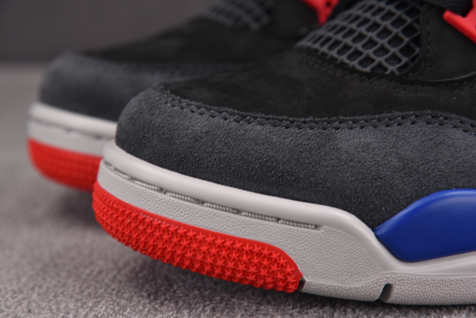 AJ4黑蓝 尺码36-47.5

纯原版出品-Air Jordan 4 Retro Rare Air 稀