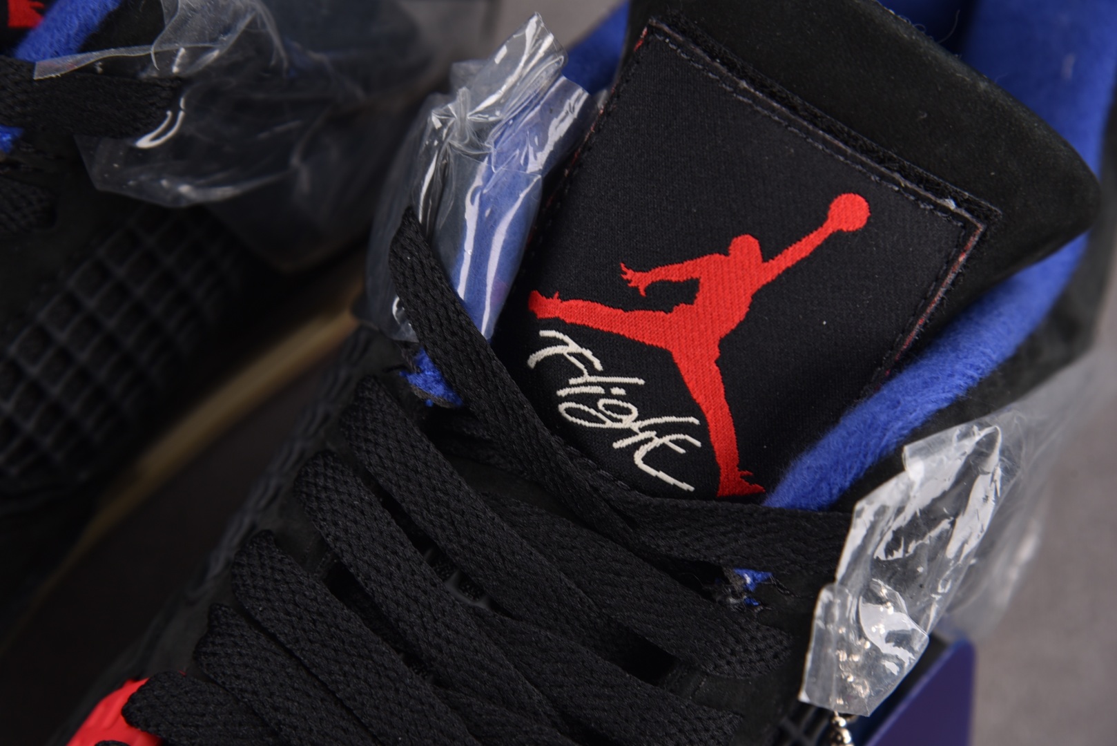 AJ4黑蓝 尺码36-47.5

纯原版出品-Air Jordan 4 Retro Rare Air 稀