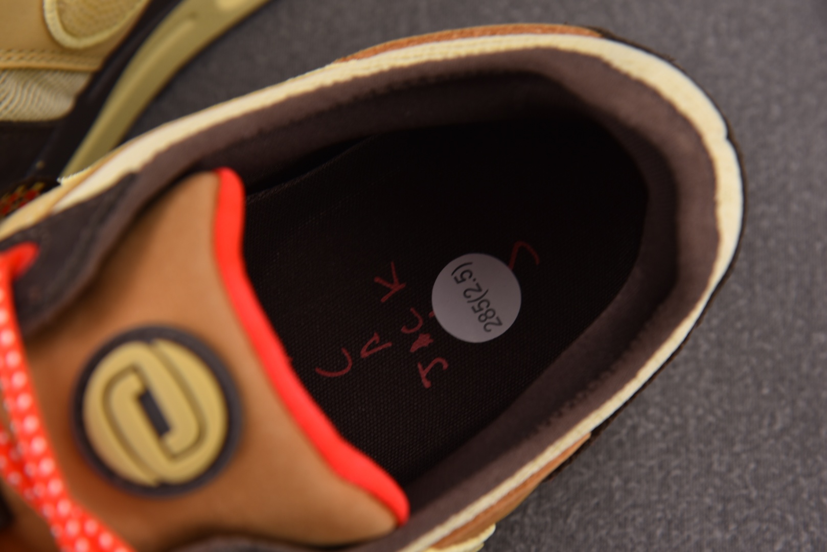 Travis黄棕  尺码36-47.5

纯原版出品-NK Air Max 1 Travis Scott