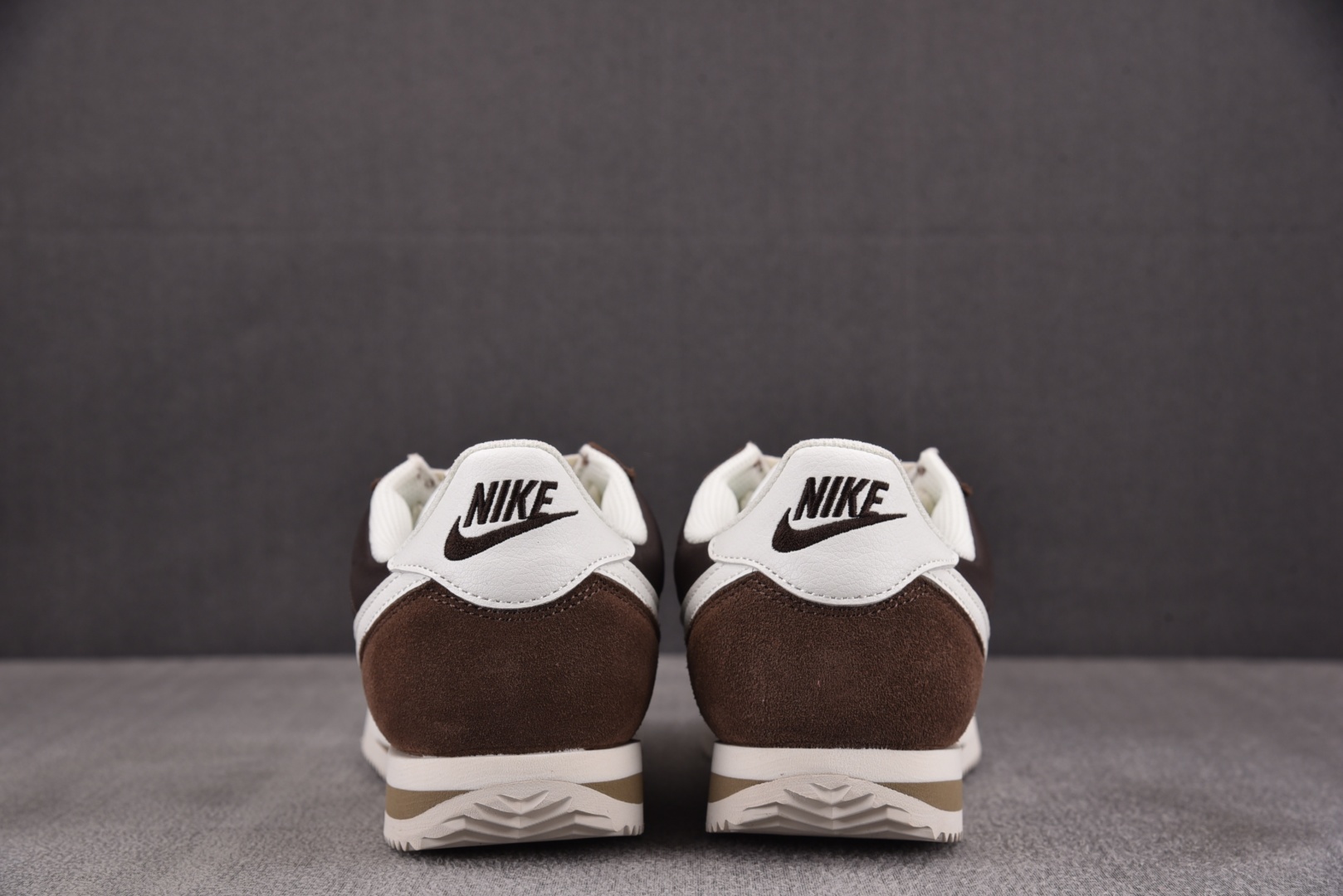 阿甘Cortez  尺码36-45

纯原版出品-NK Cortez Baroque Brown 黑深棕