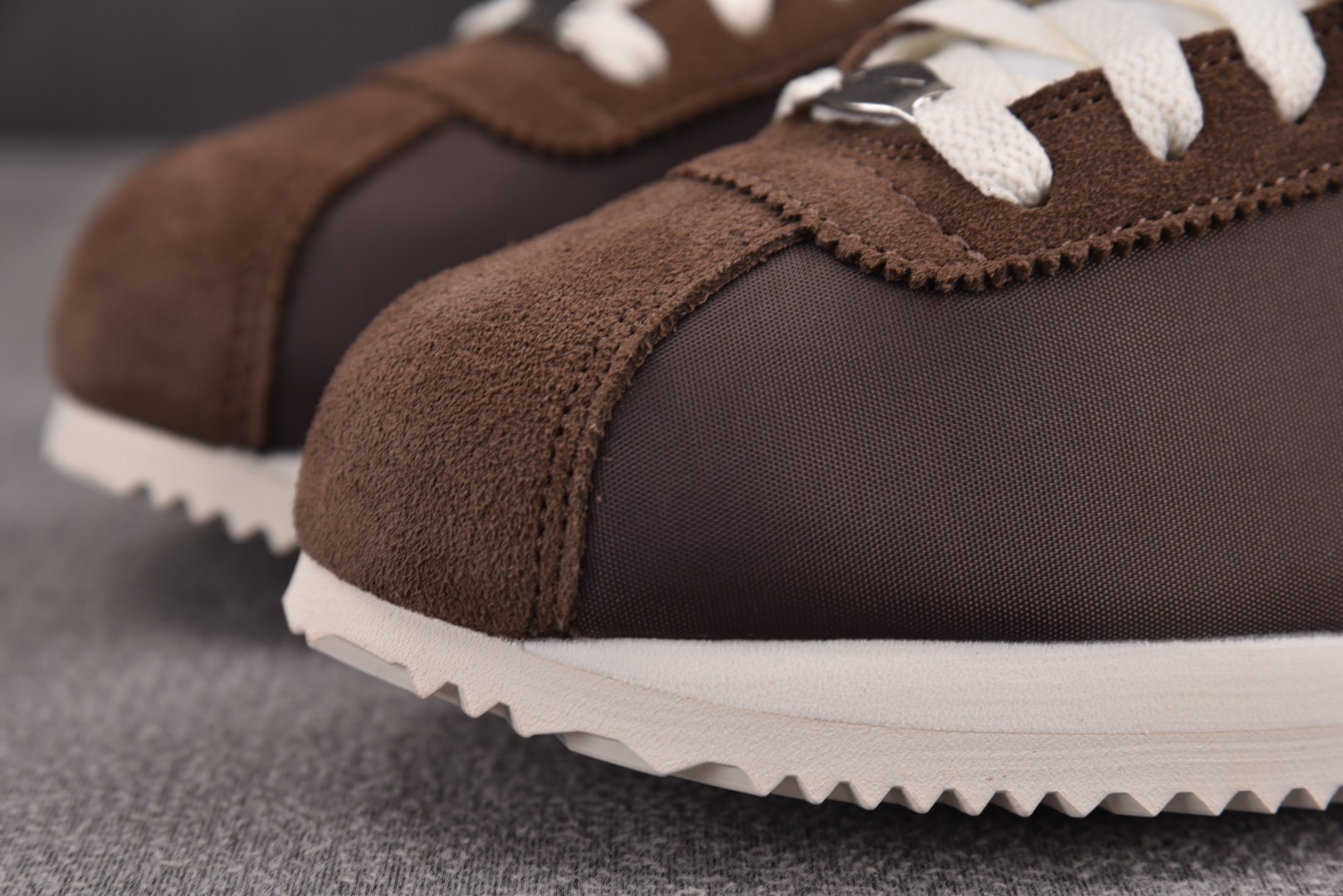 阿甘Cortez  尺码36-45

纯原版出品-NK Cortez Baroque Brown 黑深棕