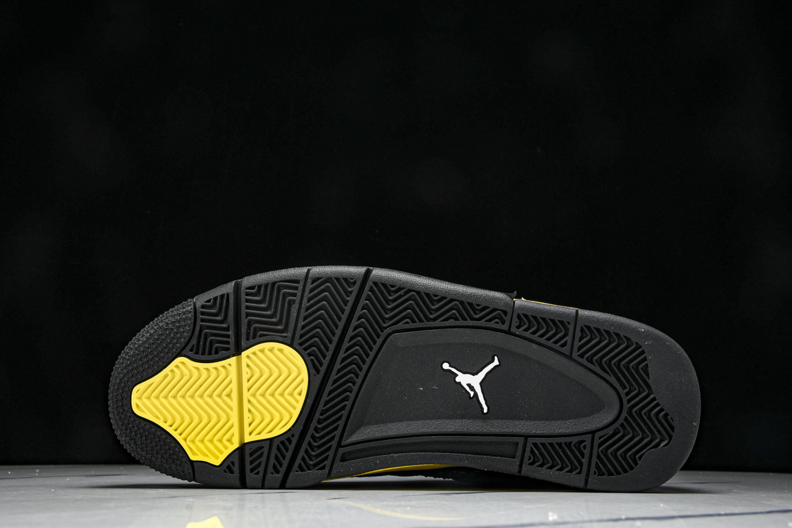  Air Jordan 4 Thunder AJ4 乔4雷公 复刻篮球鞋 DH6927-017 尺寸 4
