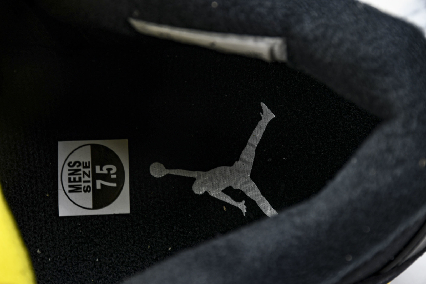  Air Jordan 4 Thunder AJ4 乔4雷公 复刻篮球鞋 DH6927-017 尺寸 4