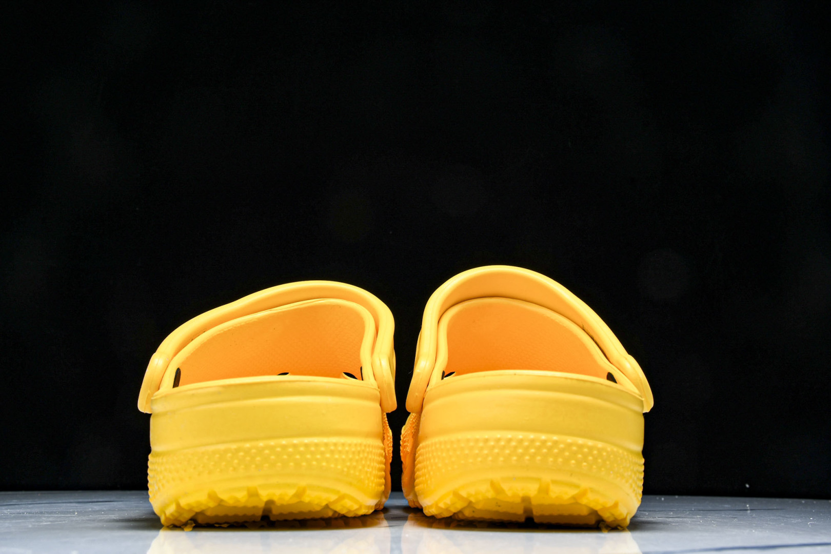  Crocs 卡骆驰 明星上脚同款 经夏季经典两用沙滩洞洞鞋 凉鞋拖鞋 尺码：M3（34-35）M4（3