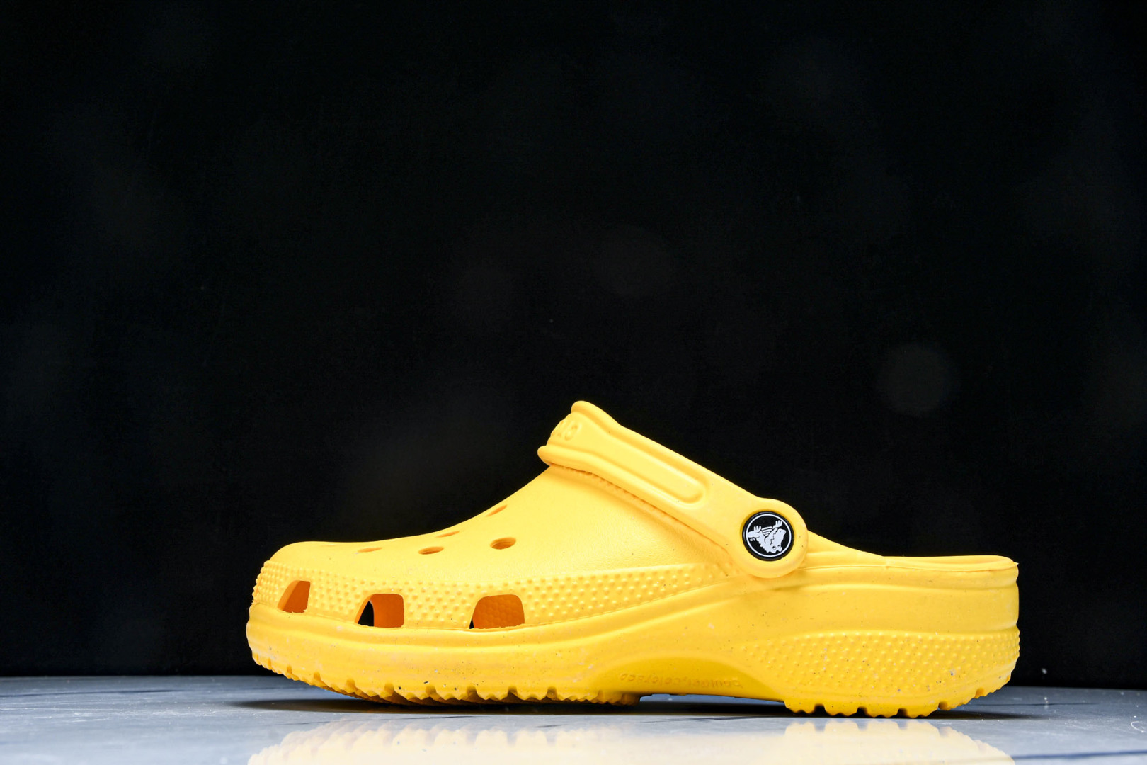  Crocs 卡骆驰 明星上脚同款 经夏季经典两用沙滩洞洞鞋 凉鞋拖鞋 尺码：M3（34-35）M4（3