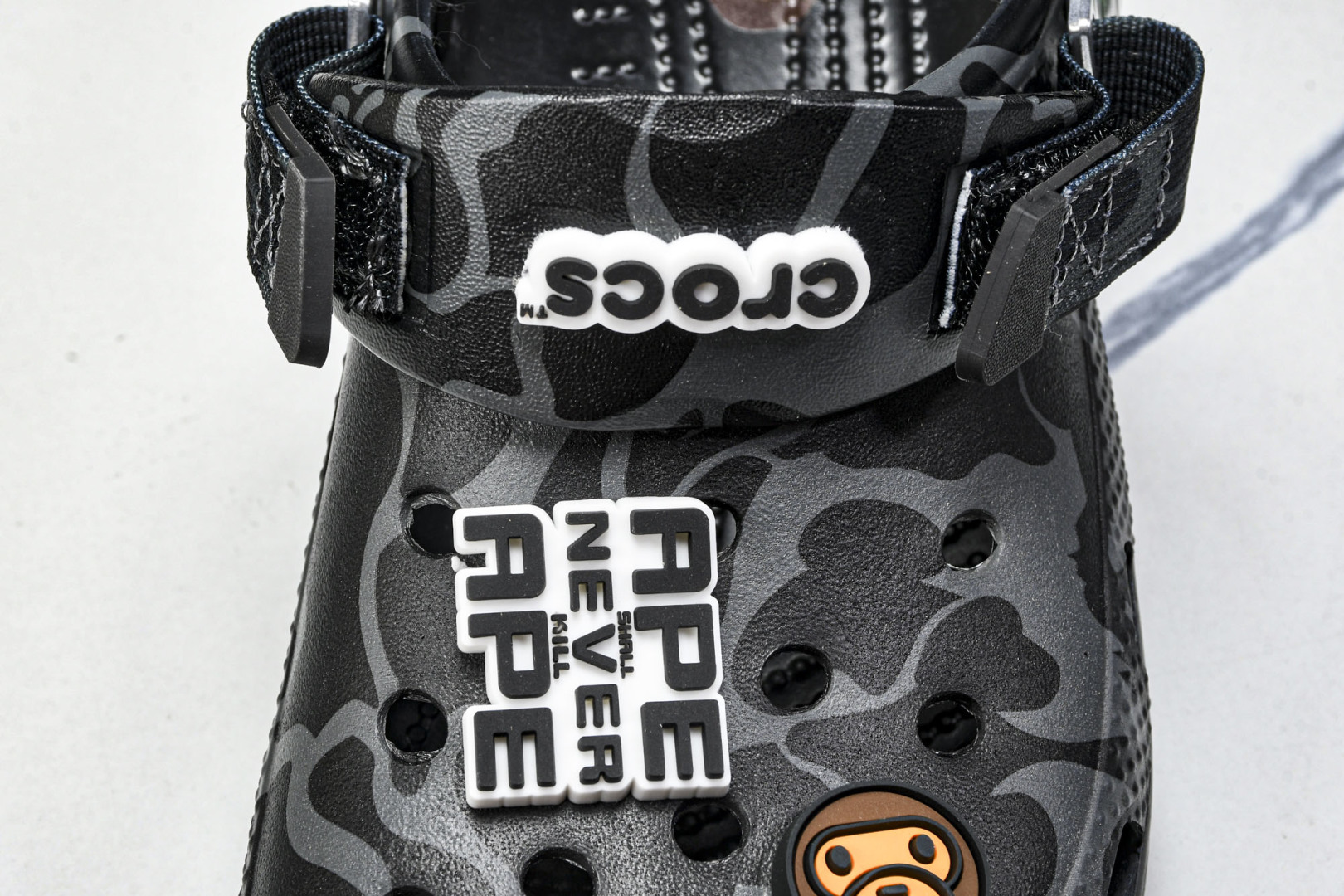  Bape x crocs classic clog卡骆驰 Classic clog 迷彩印花 舒适百搭
