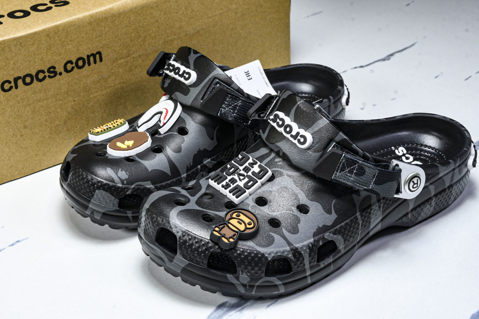  Bape x crocs classic clog卡骆驰 Classic clog 迷彩印花 舒适百搭