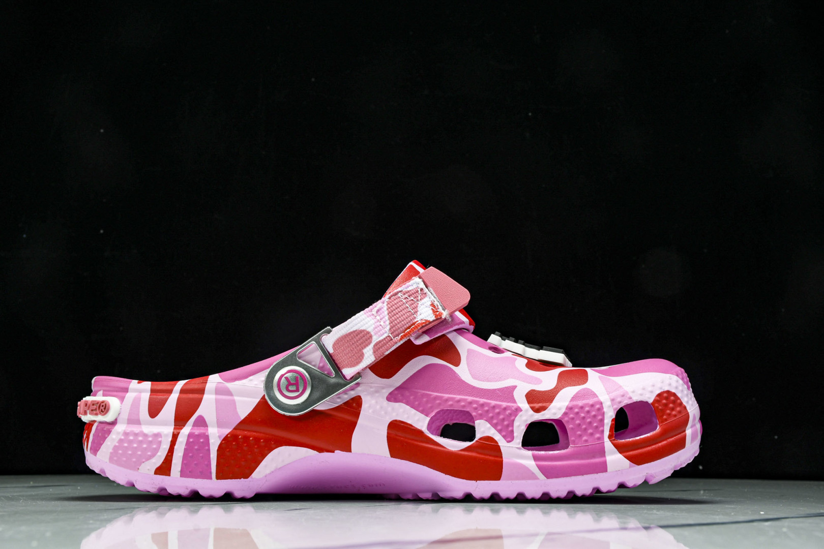  Bape x crocs classic clog卡骆驰 Classic clog 迷彩印花 舒适百搭