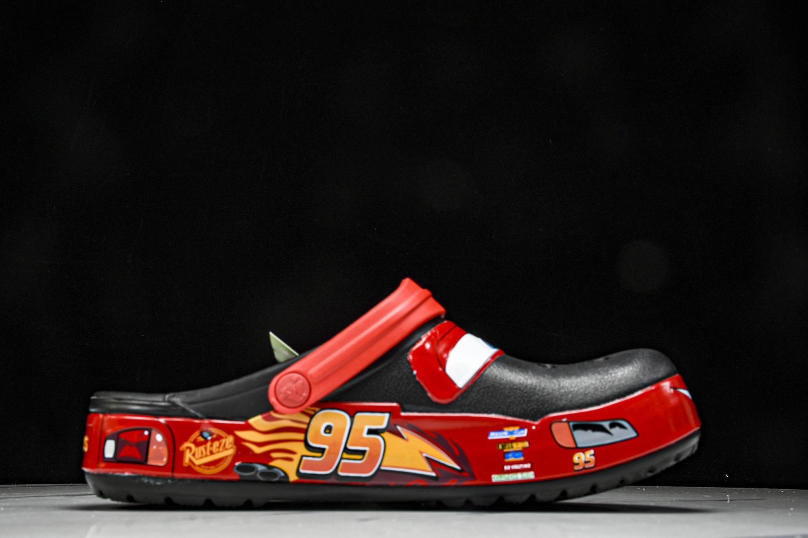  Cars x Crocs卡骆驰Classic clogLightning McQueen休闲舒适洞洞鞋