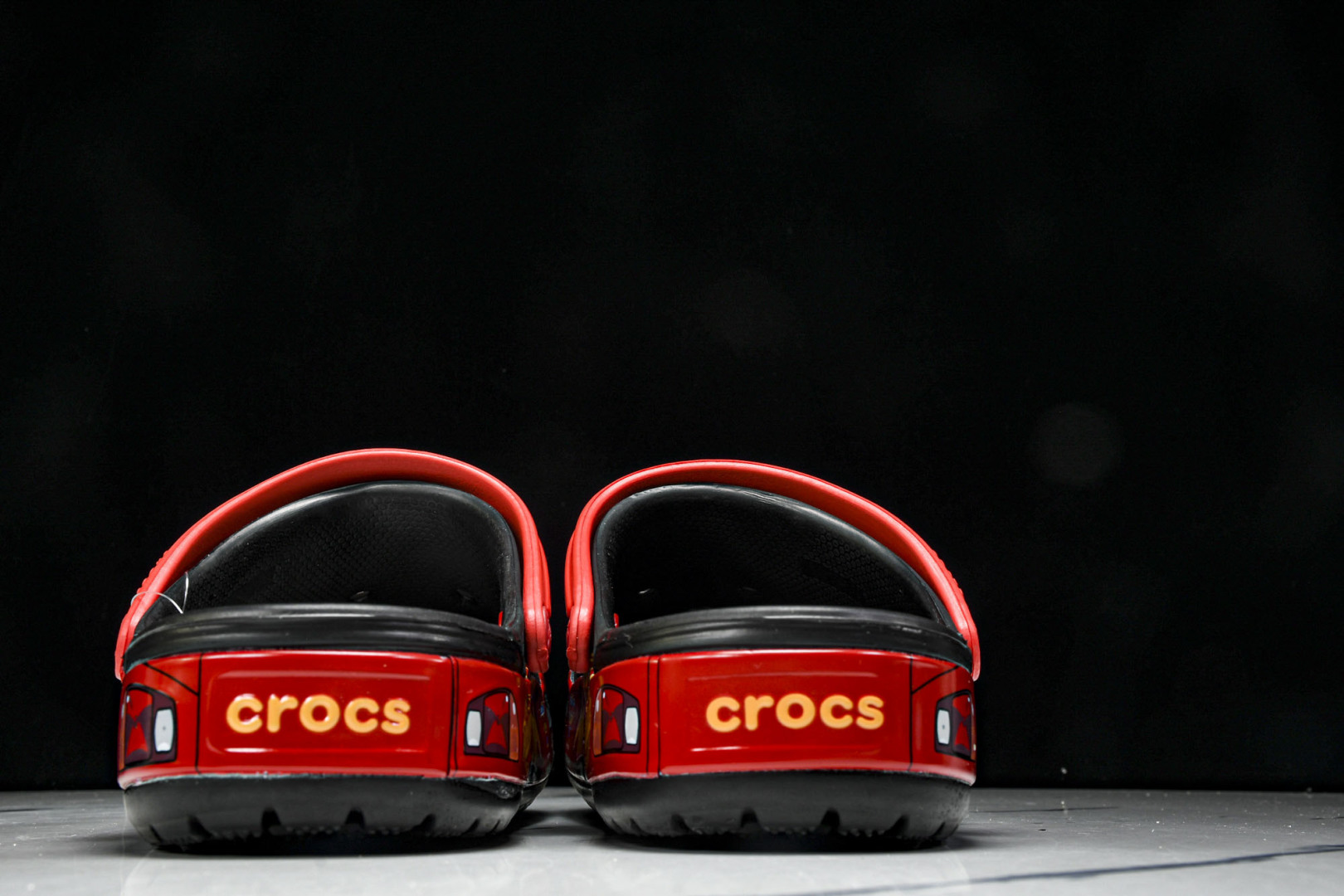  Cars x Crocs卡骆驰Classic clogLightning McQueen休闲舒适洞洞鞋