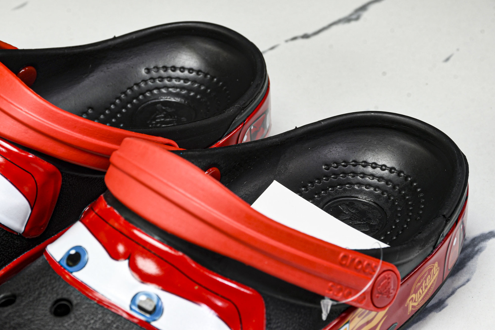 Cars x Crocs卡骆驰Classic clogLightning McQueen休闲舒适洞洞鞋